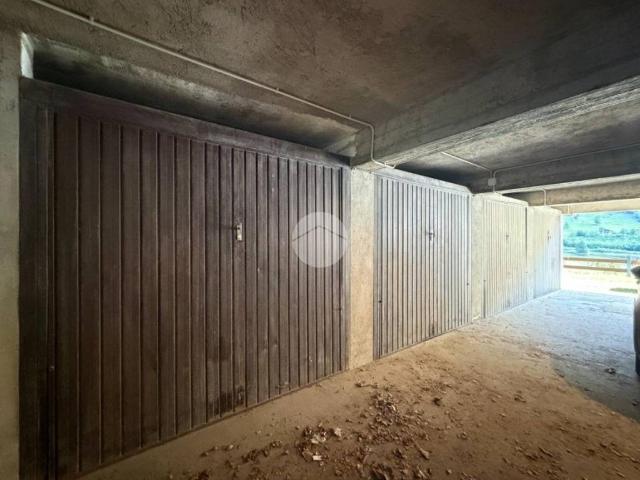 Box / Garage in vendita a Ponte di Legno BS