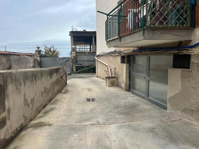 Box / Garage in vendita a Portici NA