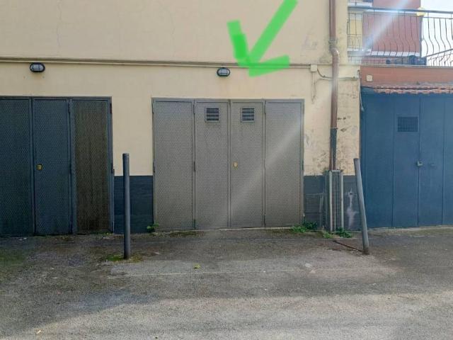 Box / Garage in vendita a Portici NA