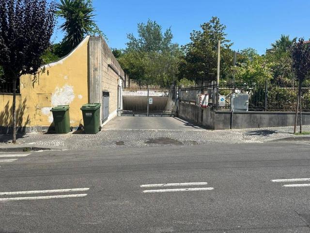 Box / Garage in vendita a Portici NA