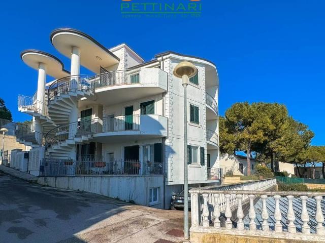 Box / Garage in vendita a Porto Recanati MC