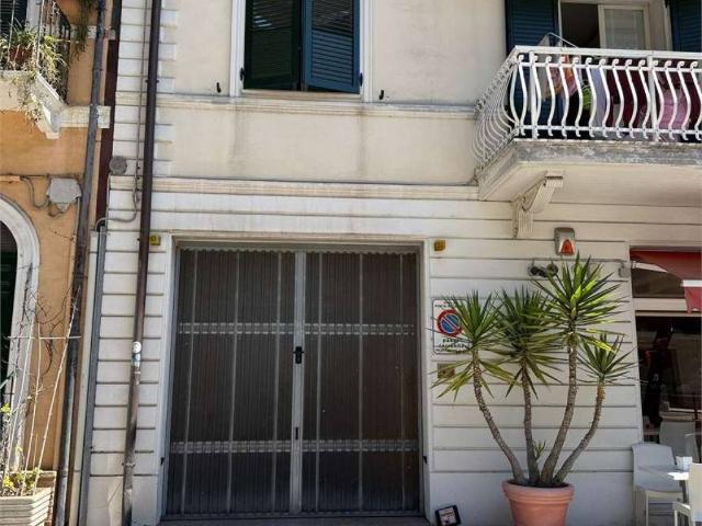 Box / Garage in vendita a Porto Recanati MC