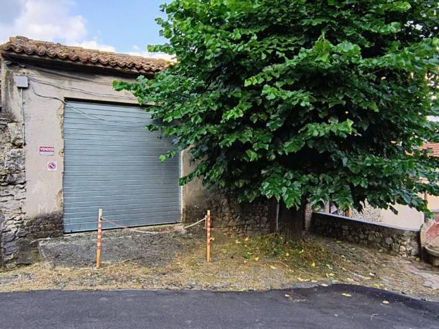 Box / Garage in vendita a Pozzaglia Sabina RI