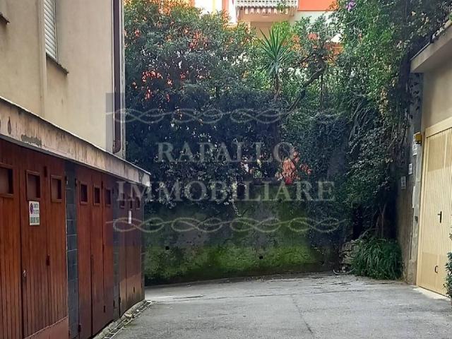 Box / Garage in vendita a Rapallo GE