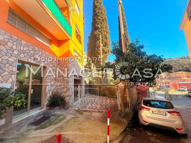 Box / Garage in vendita a Recco GE