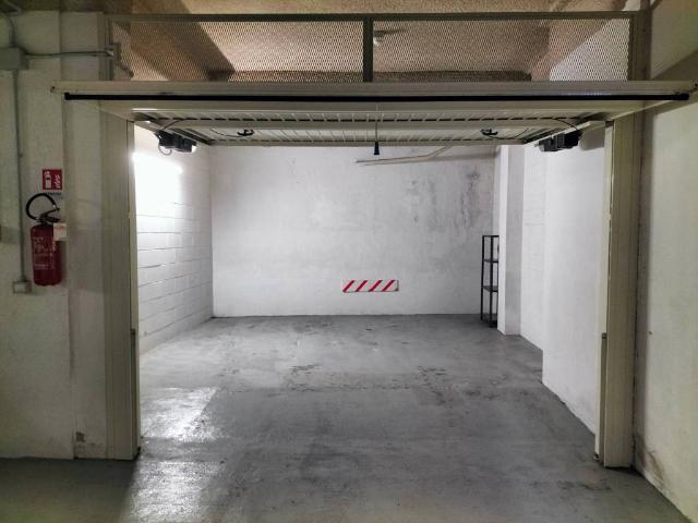 Box / Garage in vendita a Recco GE