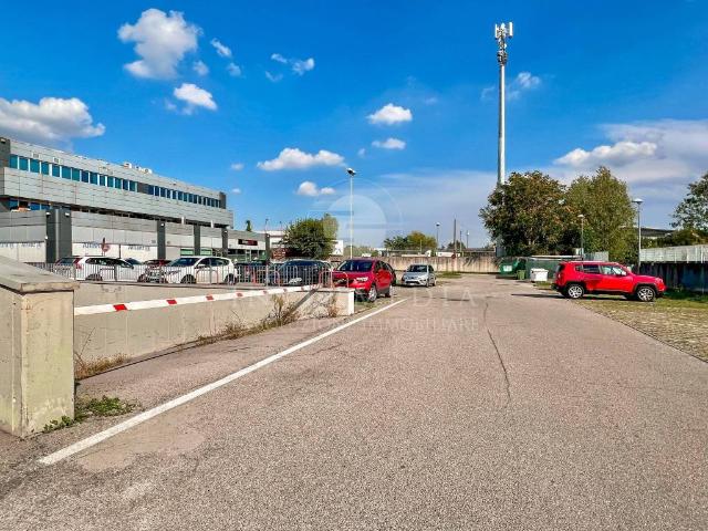 Box / Garage in vendita a Rezzato BS