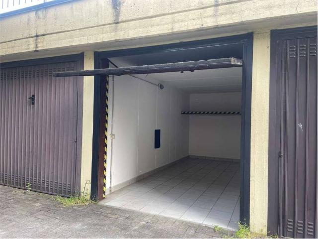 Box / Garage in vendita a Rho MI
