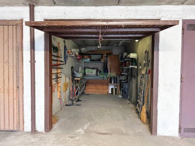 Box / Garage in vendita a Rho MI