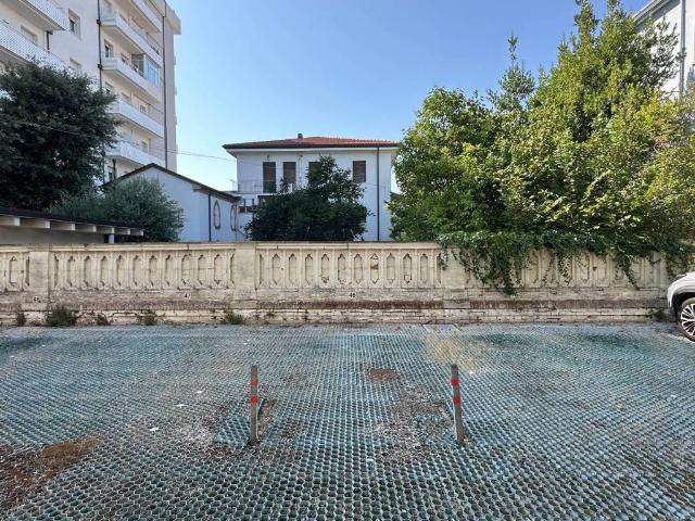 Box / Garage in vendita a Rimini RN