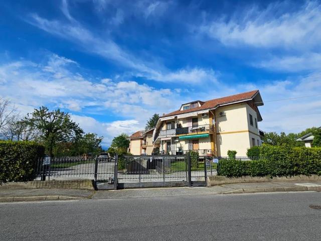 Box / Garage in vendita a Rivarolo Canavese TO