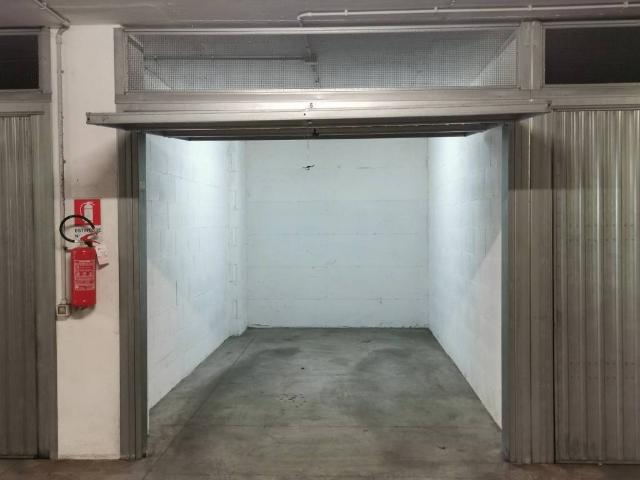 Box / Garage in vendita a Roma RM