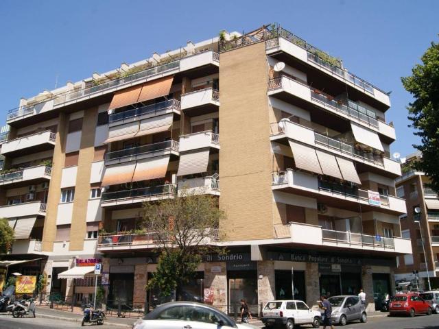 Box / Garage in vendita a Roma RM