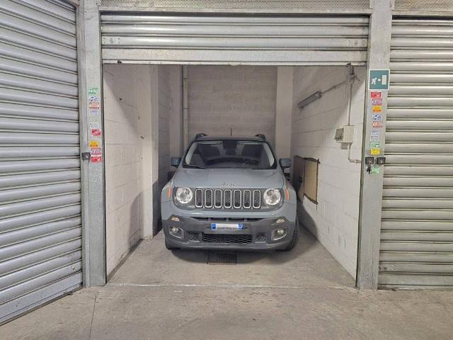 Box / Garage in vendita a Roma RM