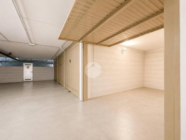 Box / Garage in vendita a Roma RM