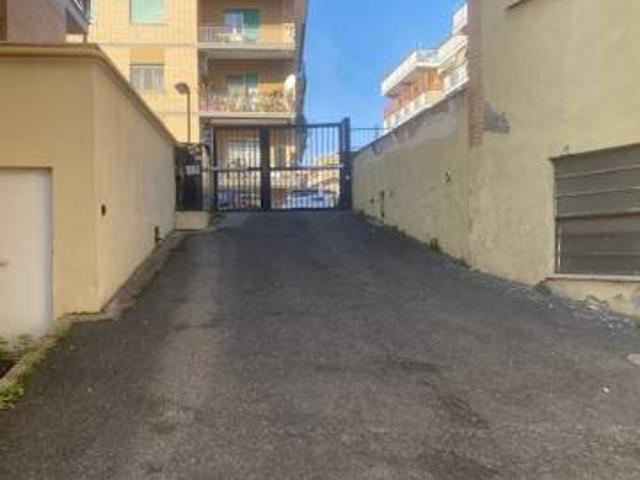 Box / Garage in vendita a Roma RM