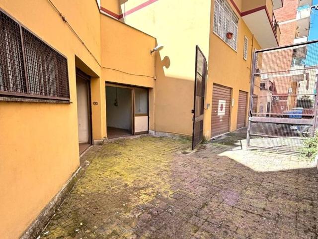 Box / Garage in vendita a Roma RM