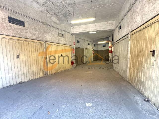 Box / Garage in vendita a Roma RM