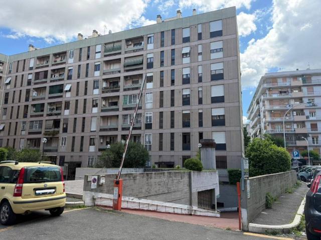 Box / Garage in vendita a Roma RM