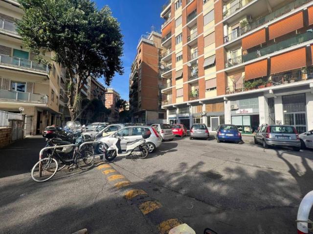 Box / Garage in vendita a Roma RM