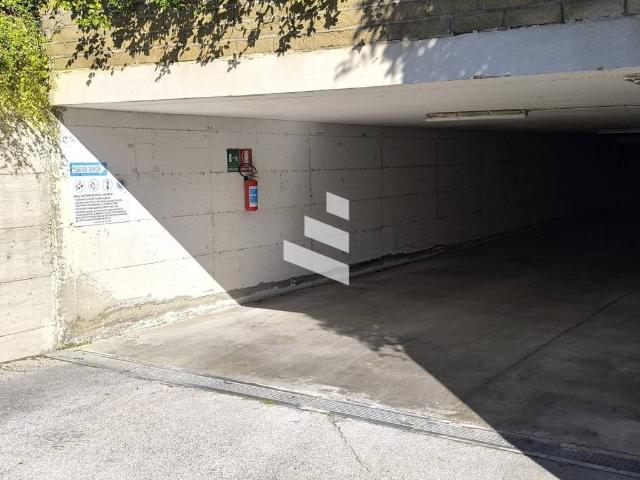 Box / Garage in vendita a Roma RM