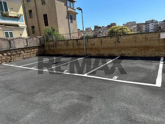 Box / Garage in vendita a Roma RM