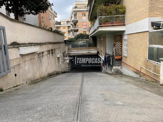 Box / Garage in vendita a Roma RM