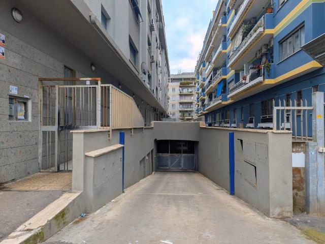 Box / Garage in vendita a Roma RM