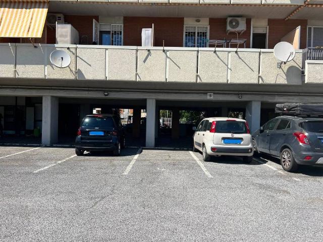 Box / Garage in vendita a Roma RM