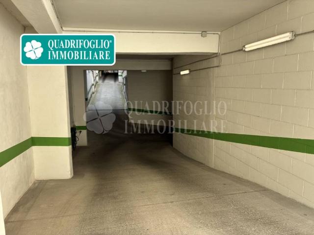 Box / Garage in vendita a Roma RM