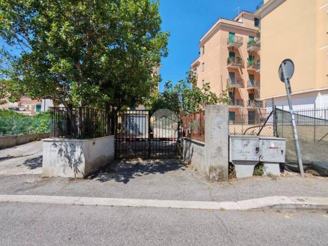Box / Garage in vendita a Roma RM
