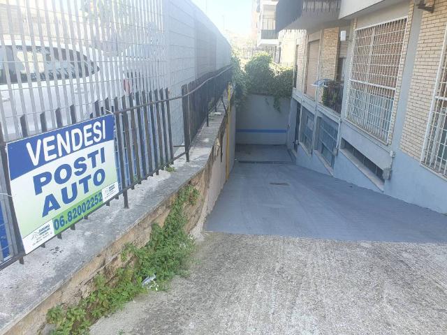 Box / Garage in vendita a Roma RM