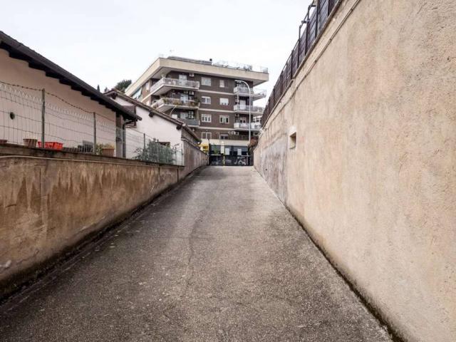 Box / Garage in vendita a Roma RM