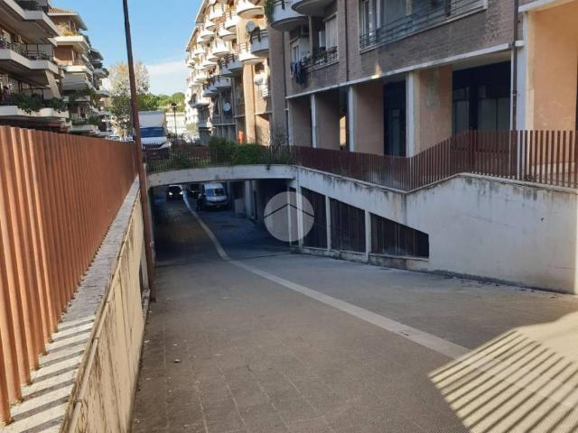 Box / Garage in vendita a Roma RM