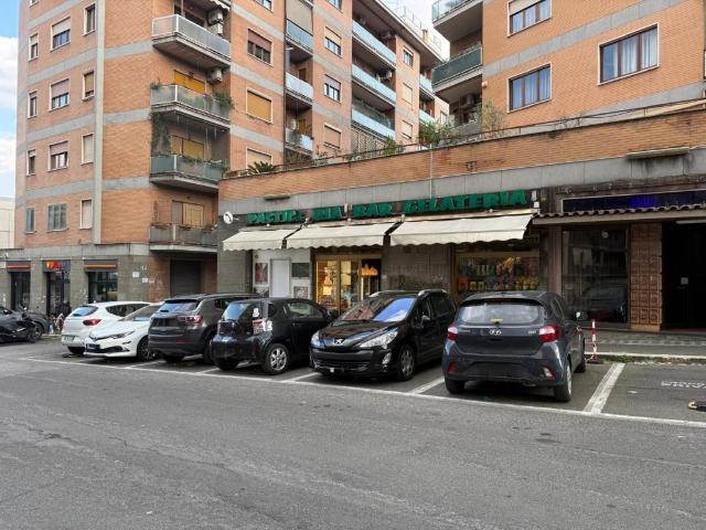 Box / Garage in vendita a Roma RM