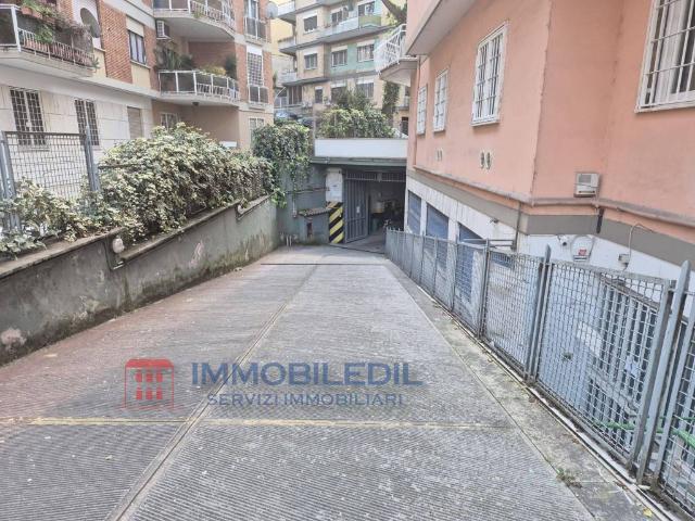 Box / Garage in vendita a Roma RM