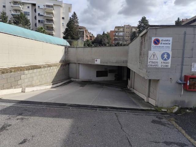 Box / Garage in vendita a Roma RM