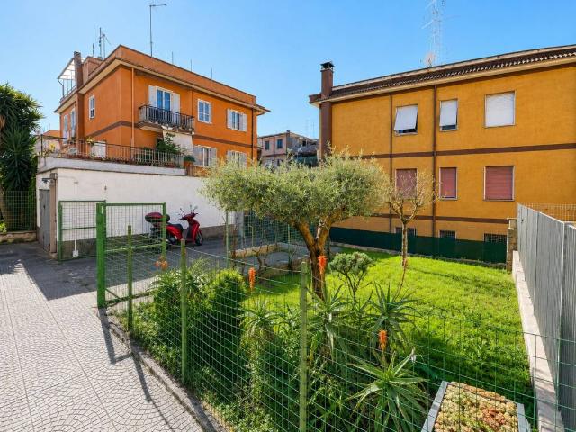 Box / Garage in vendita a Roma RM
