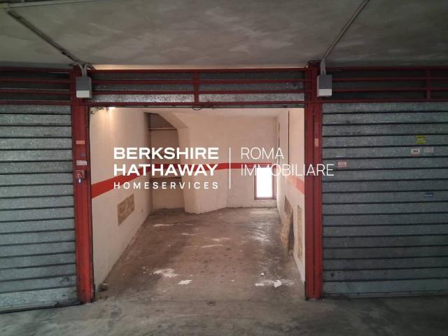Box / Garage in vendita a Roma RM
