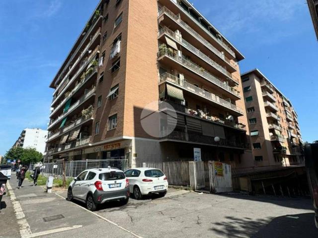 Box / Garage in vendita a Roma RM