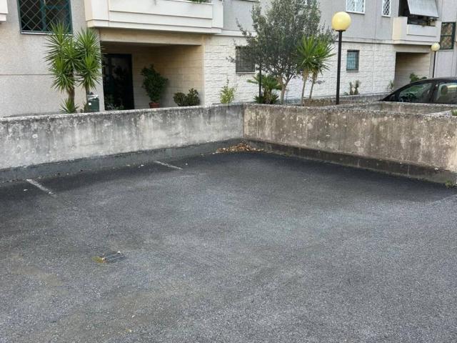 Box / Garage in vendita a Roma RM