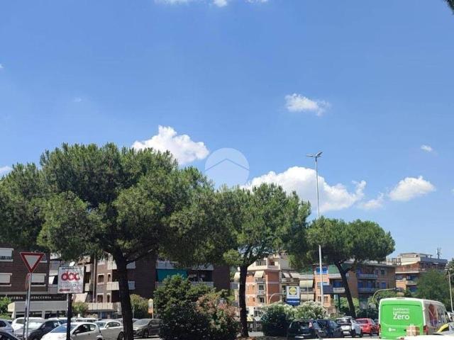 Box / Garage in vendita a Roma RM