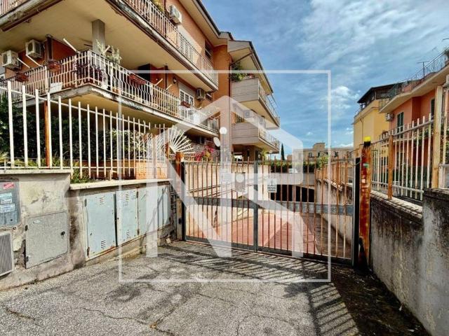 Box / Garage in vendita a Roma RM