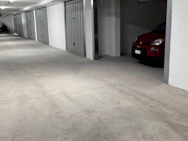 Box / Garage in vendita a Roma RM