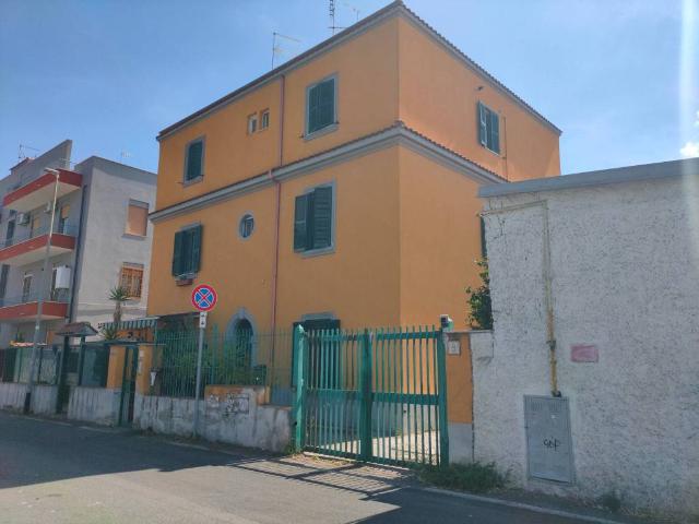 Box / Garage in vendita a Roma RM
