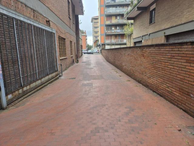 Box / Garage in vendita a Roma RM