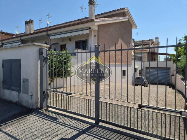 Box / Garage in vendita a Roma RM