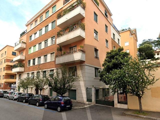 Box / Garage in vendita a Roma RM