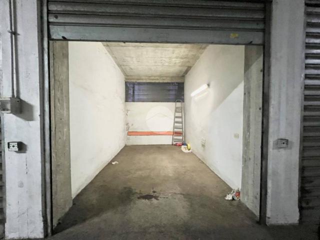 Box / Garage in vendita a Roma RM