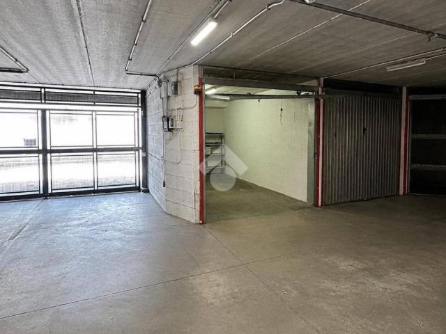 Box / Garage in vendita a Roma RM